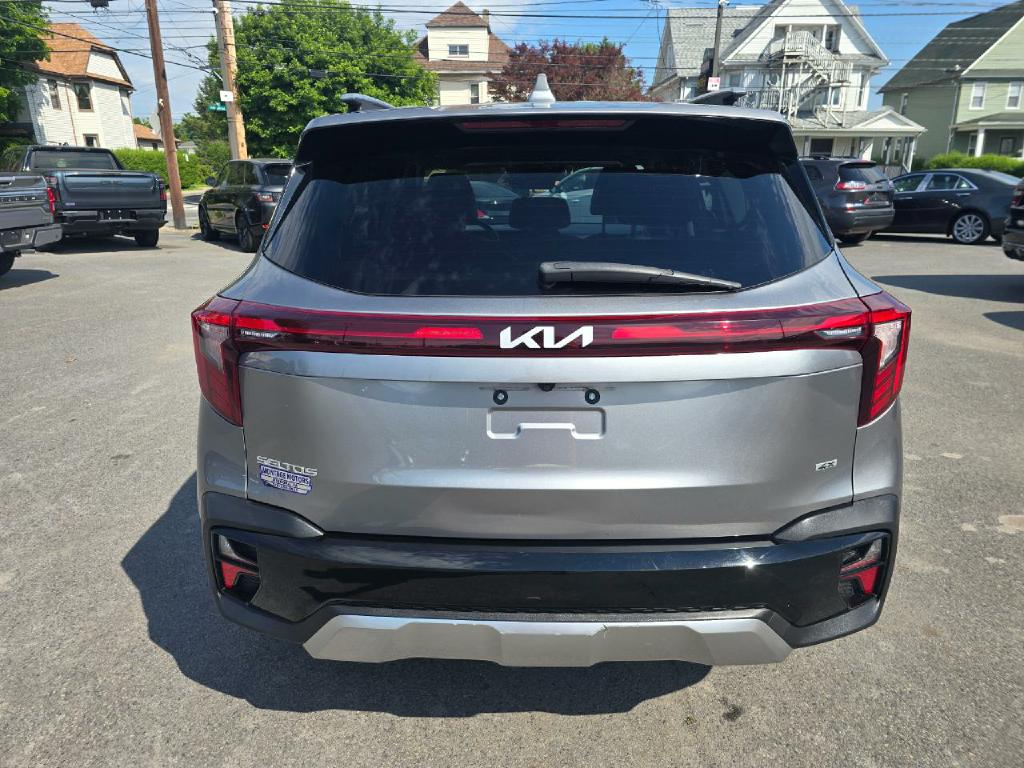 Photo 18 of this KIA SELTOS