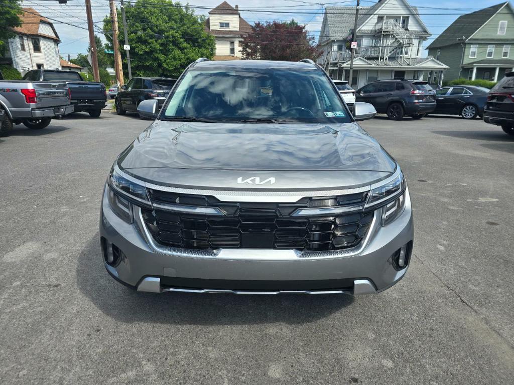 Photo 21 of this KIA SELTOS