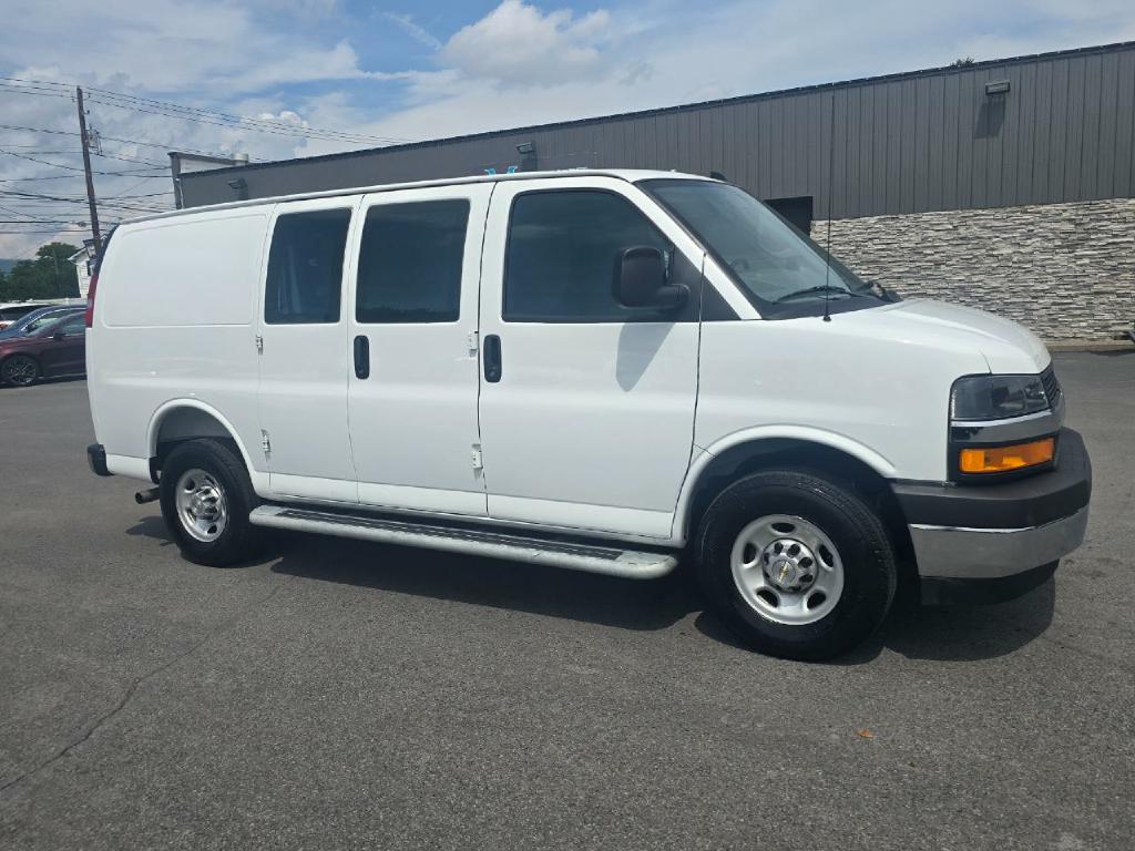 Photo 5 of this CHEVROLET EXPRESS CARGO V