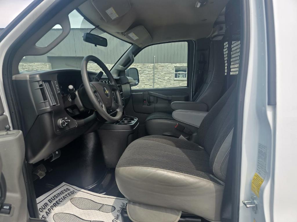 Photo 12 of this CHEVROLET EXPRESS CARGO V