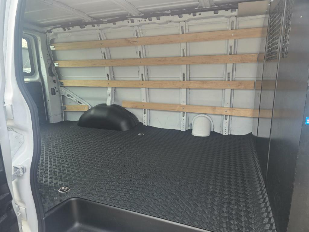 Photo 17 of this CHEVROLET EXPRESS CARGO V