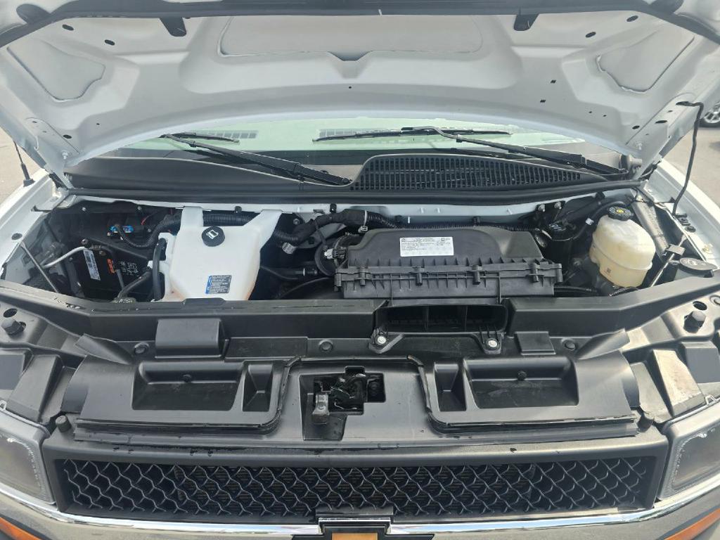 Photo 18 of this CHEVROLET EXPRESS CARGO V