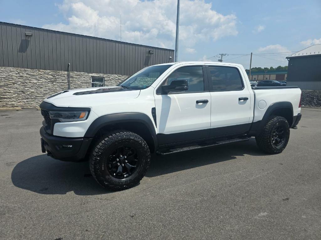 Photo 3 of this RAM 1500