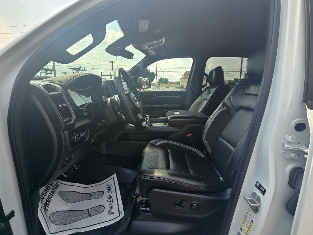 Photo 13 of this RAM 1500