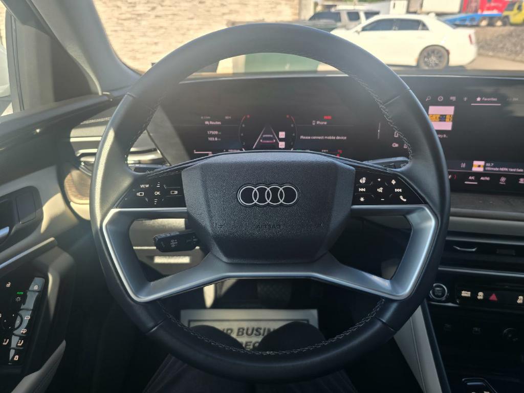 Photo 7 of this AUDI Q5