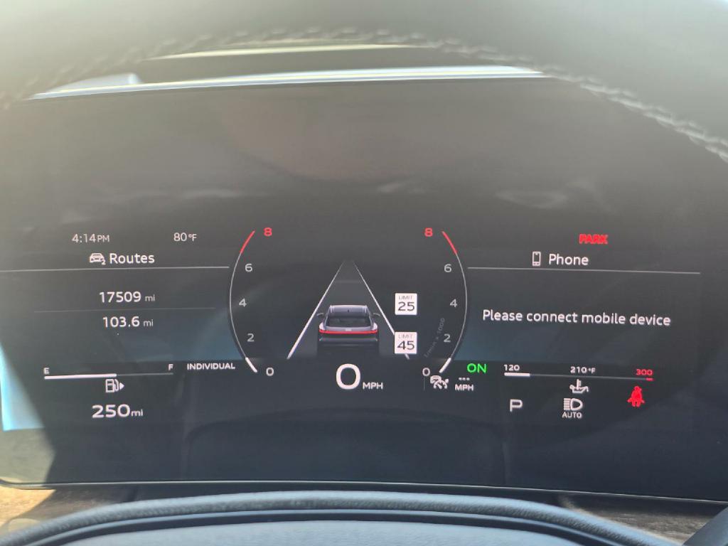 Photo 8 of this AUDI Q5