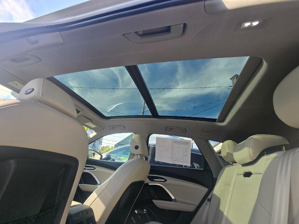 Photo 13 of this AUDI Q5
