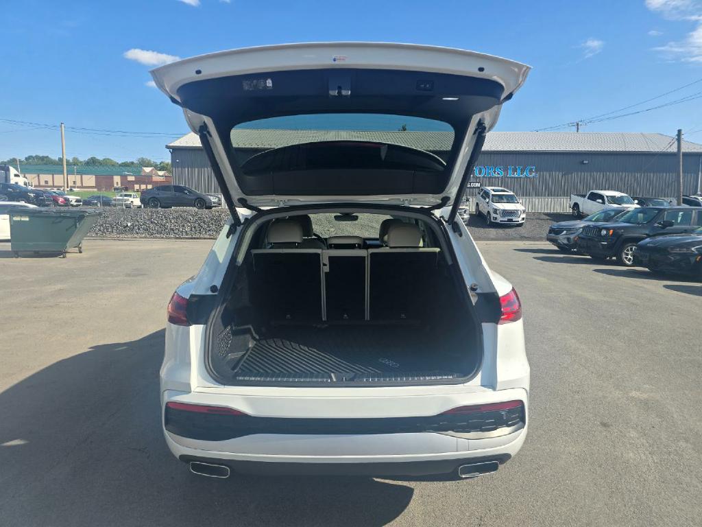 Photo 19 of this AUDI Q5