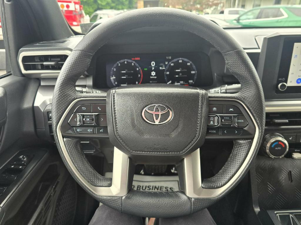 Photo 7 of this TOYOTA TACOMA 4WD