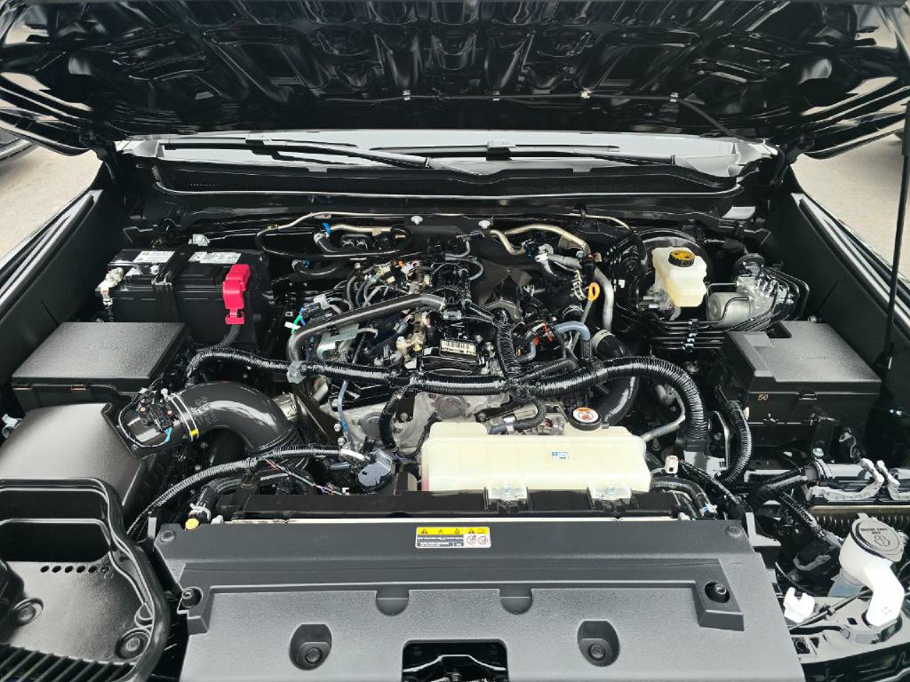 Photo 18 of this TOYOTA TACOMA 4WD