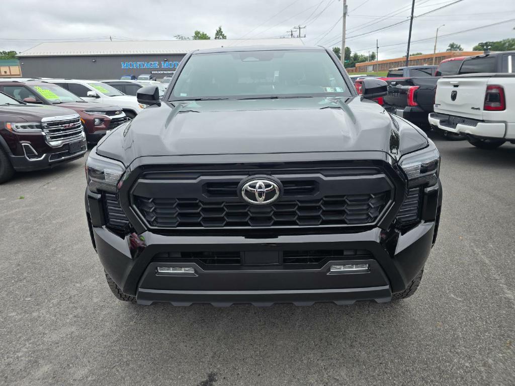 Photo 19 of this TOYOTA TACOMA 4WD