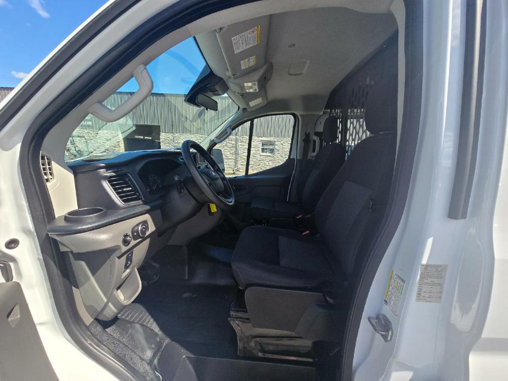 Photo 3 of this FORD TRANSIT CARGO V