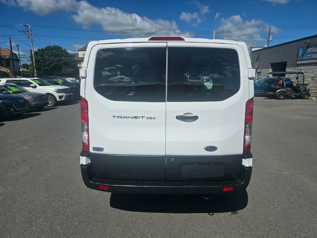 Photo 13 of this FORD TRANSIT CARGO V