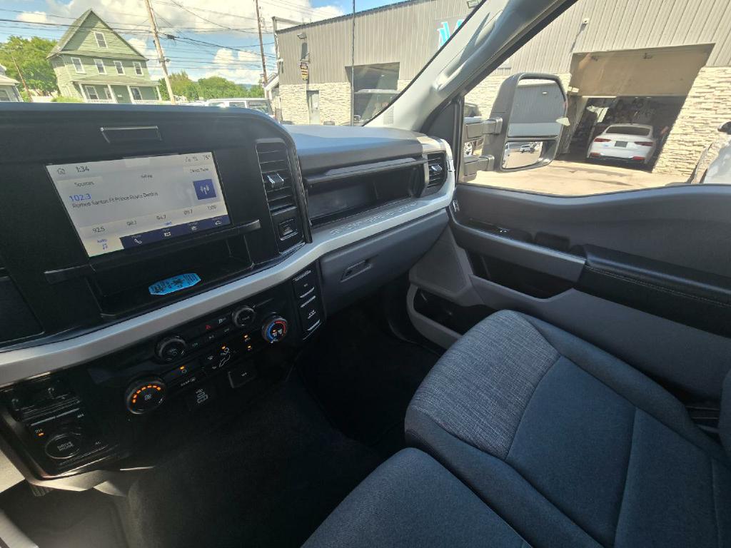 Photo 11 of this FORD SUPER DUTY F-25