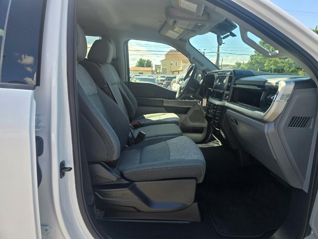 Photo 15 of this FORD SUPER DUTY F-25