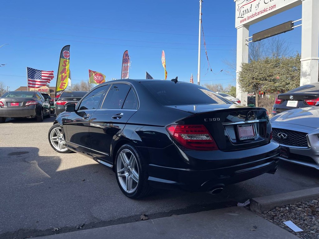 Photo 43 of this MERCEDES-BENZ C-CLASS