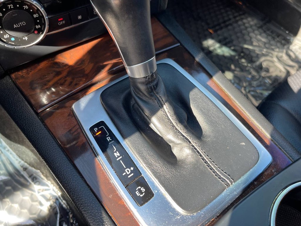 Photo 38 of this MERCEDES-BENZ C-CLASS