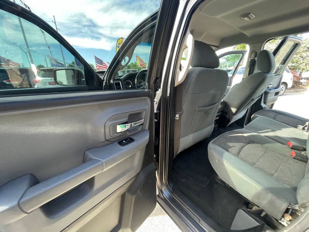 Photo 6 of this RAM 1500