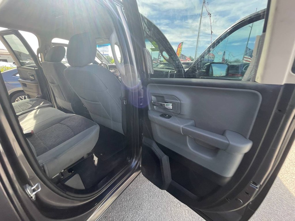 Photo 13 of this RAM 1500