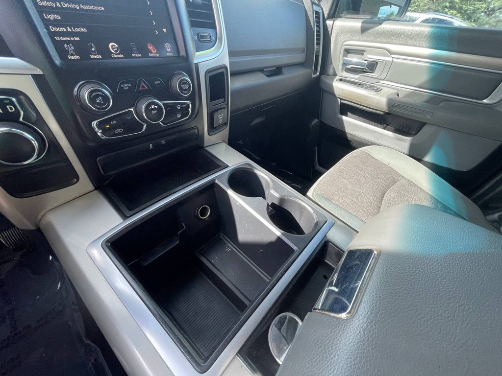 Photo 38 of this RAM 1500