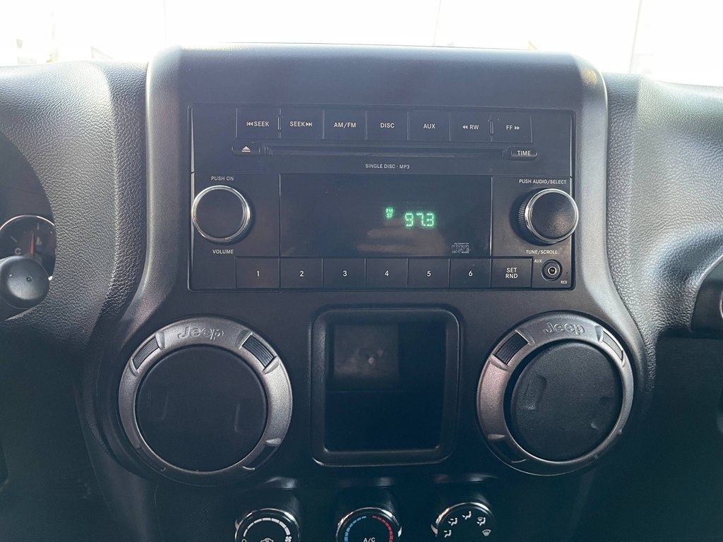 Photo 23 of this JEEP WRANGLER