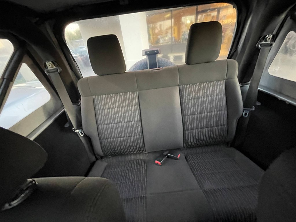 Photo 14 of this JEEP WRANGLER