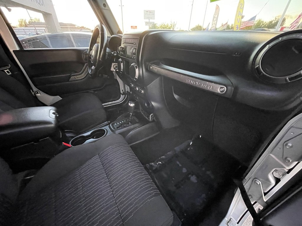 Photo 11 of this JEEP WRANGLER