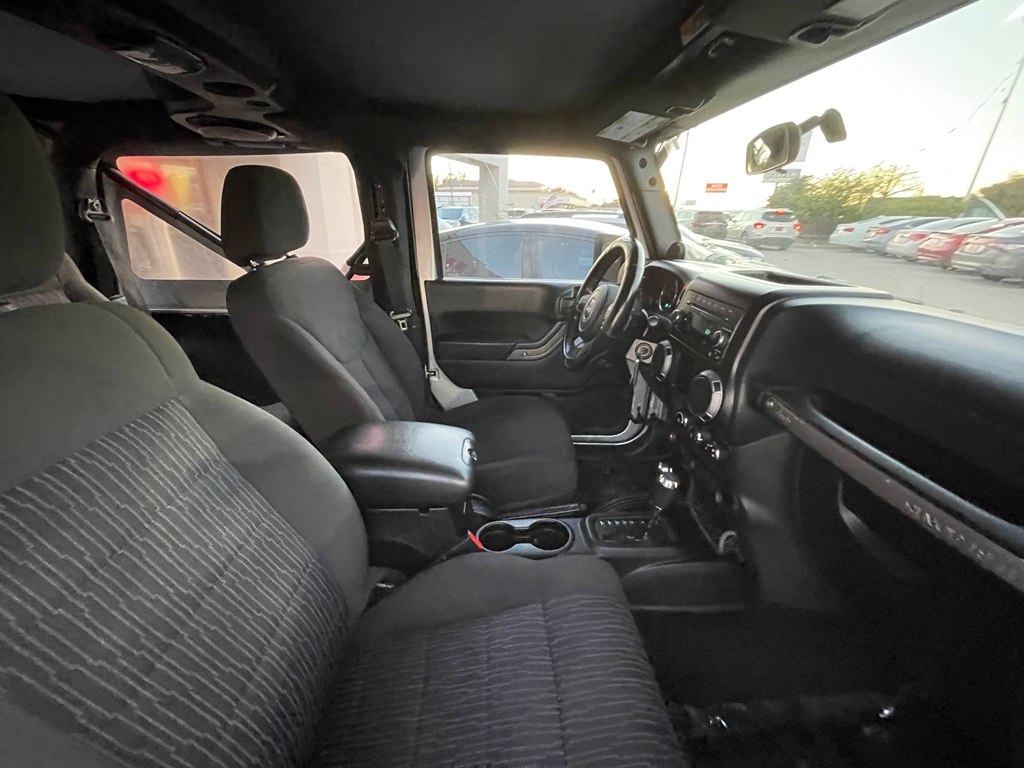 Photo 9 of this JEEP WRANGLER