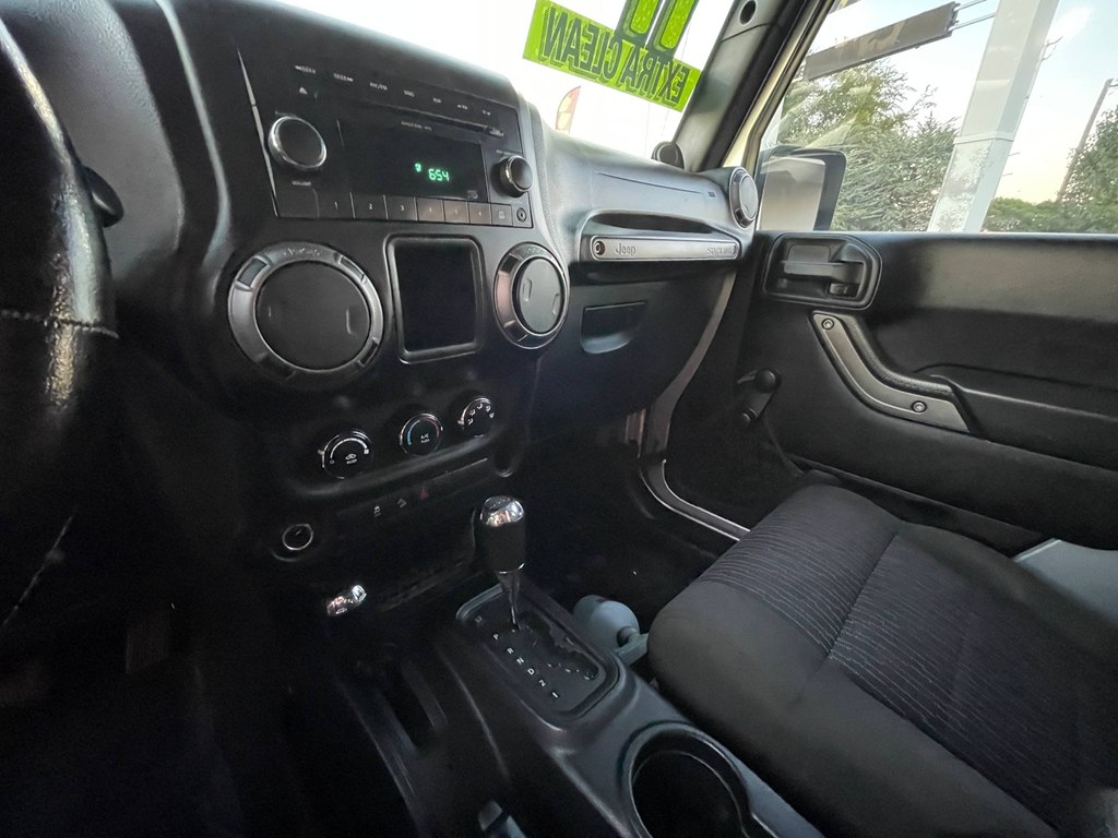 Photo 25 of this JEEP WRANGLER