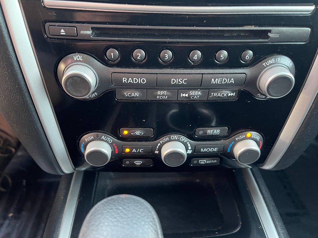 Photo 40 of this NISSAN PATHFINDER