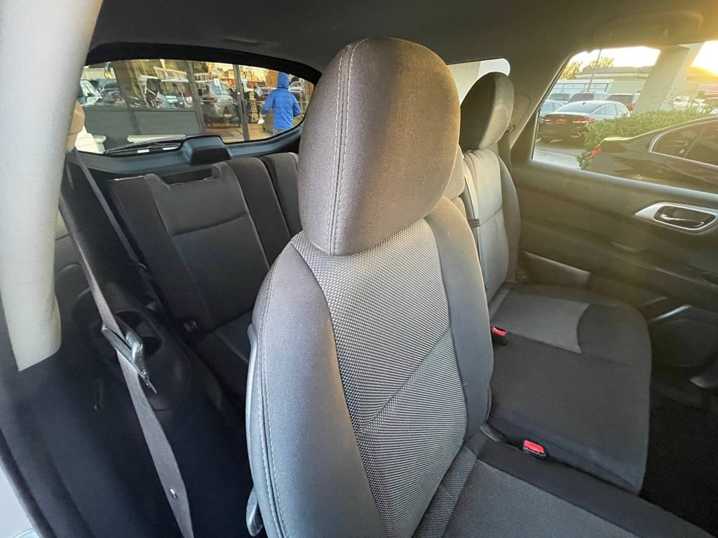 Photo 18 of this NISSAN PATHFINDER
