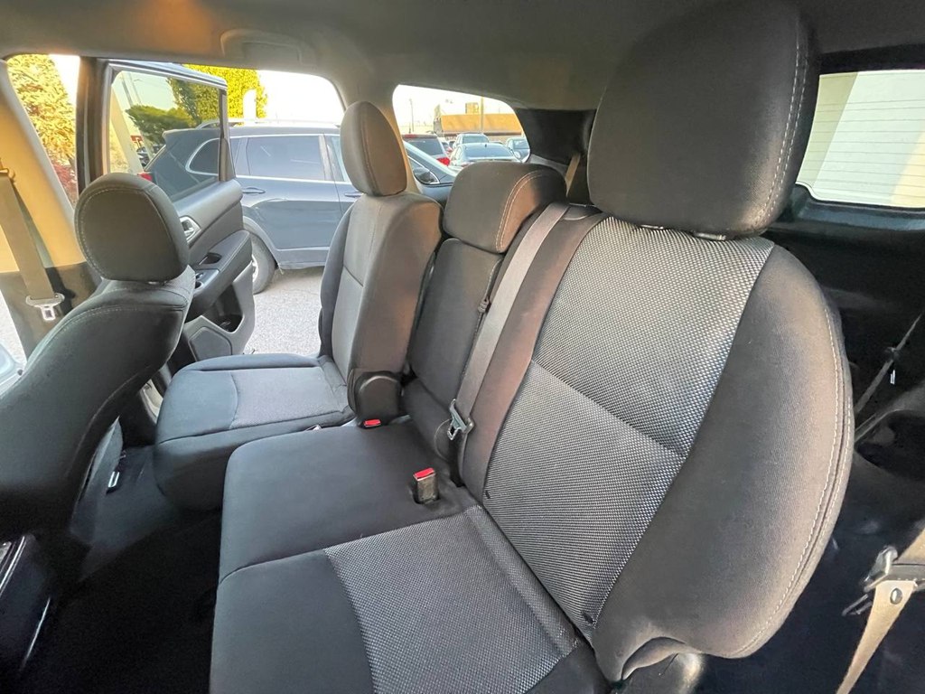 Photo 12 of this NISSAN PATHFINDER