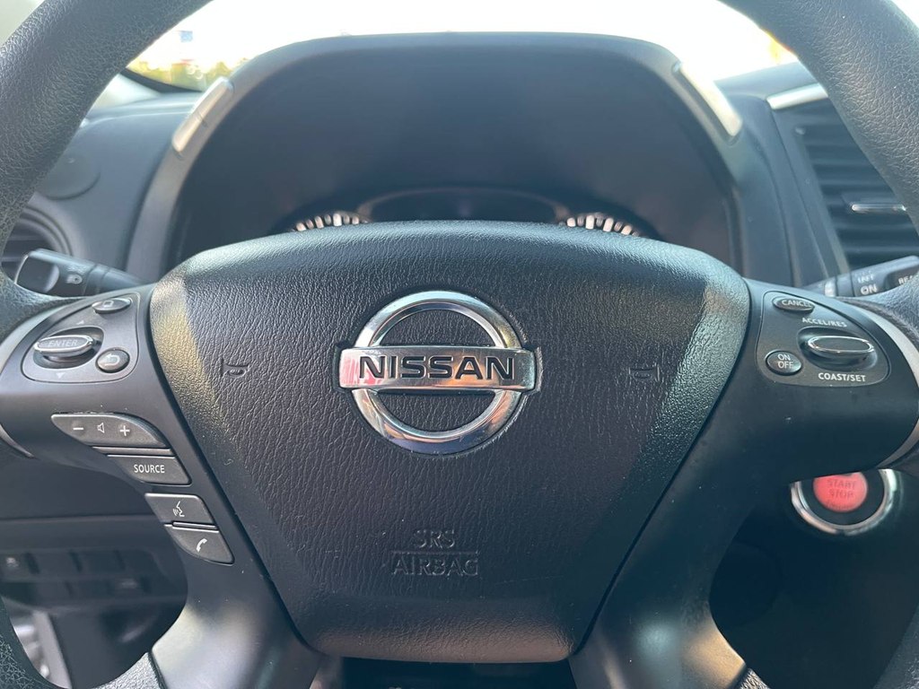 Photo 32 of this NISSAN PATHFINDER