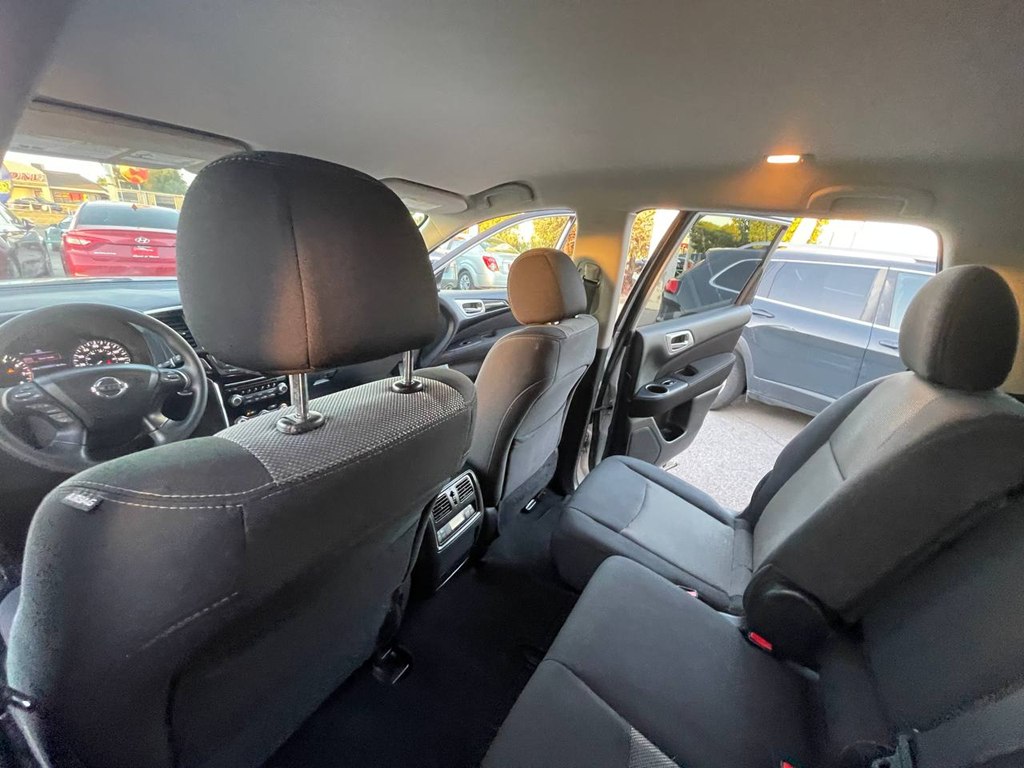 Photo 16 of this NISSAN PATHFINDER
