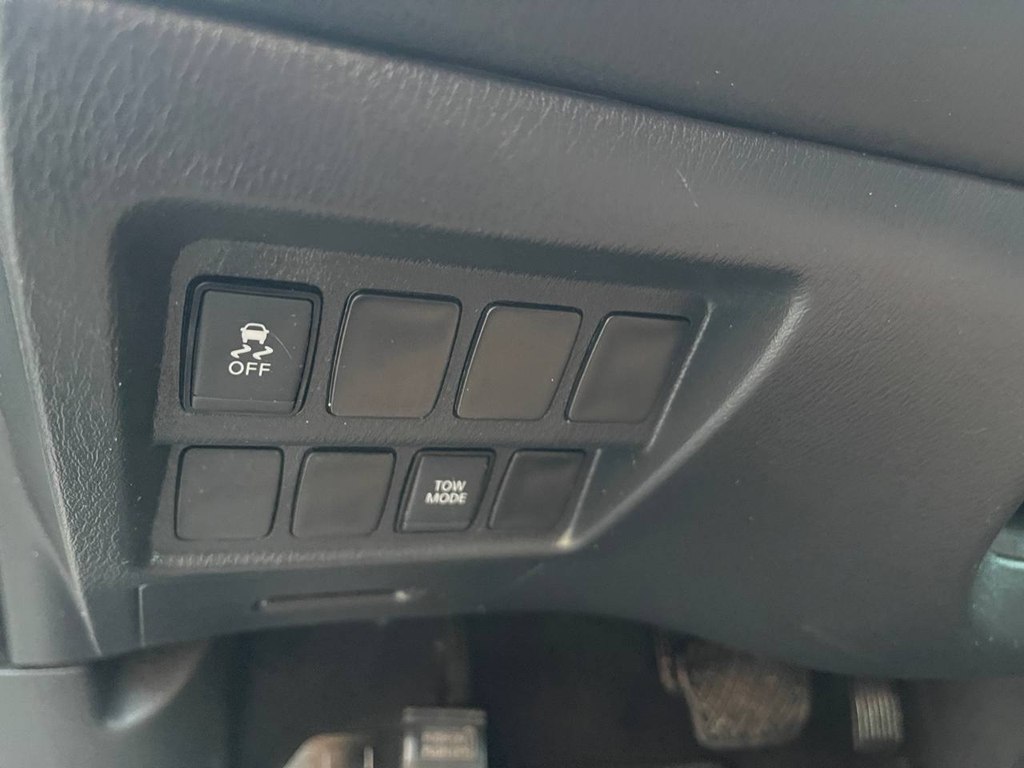 Photo 35 of this NISSAN PATHFINDER
