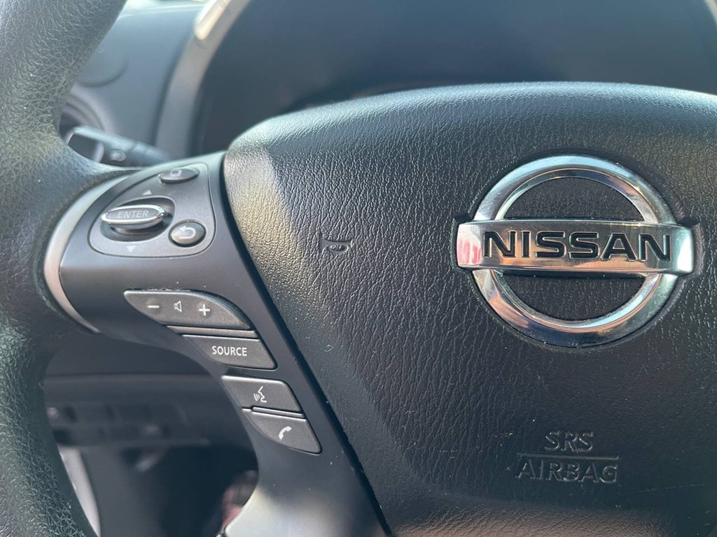 Photo 33 of this NISSAN PATHFINDER