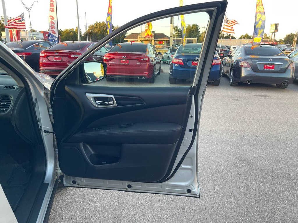 Photo 6 of this NISSAN PATHFINDER