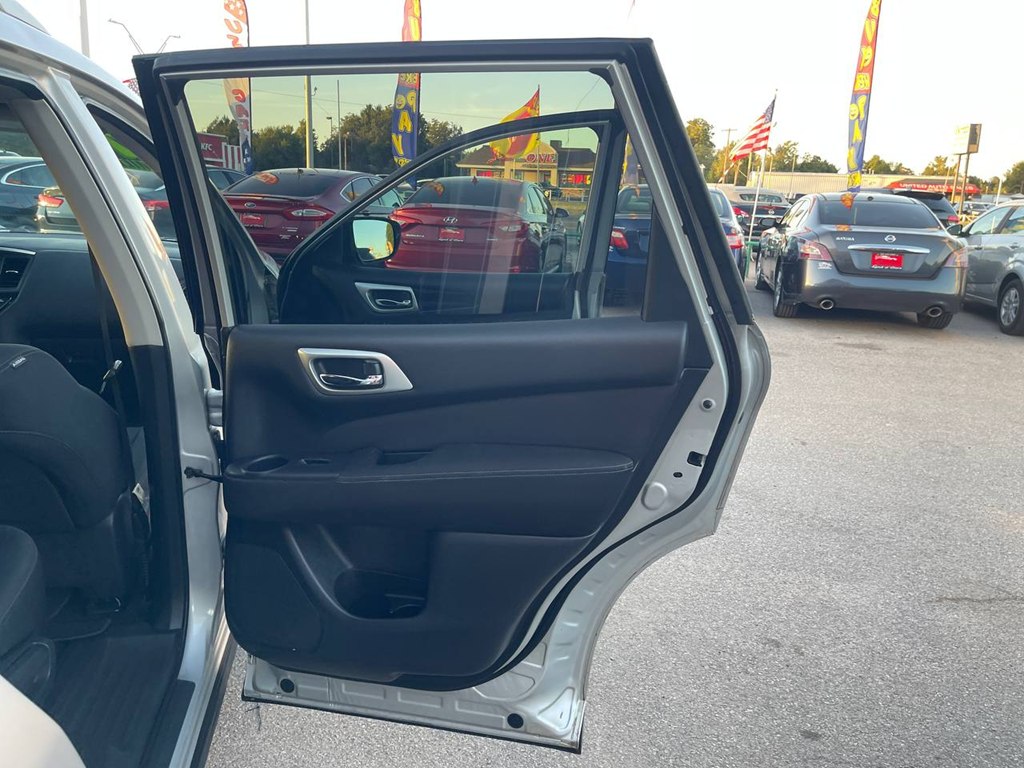 Photo 7 of this NISSAN PATHFINDER
