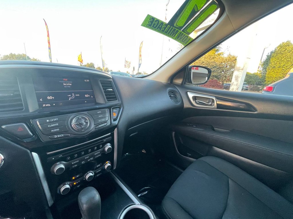 Photo 31 of this NISSAN PATHFINDER