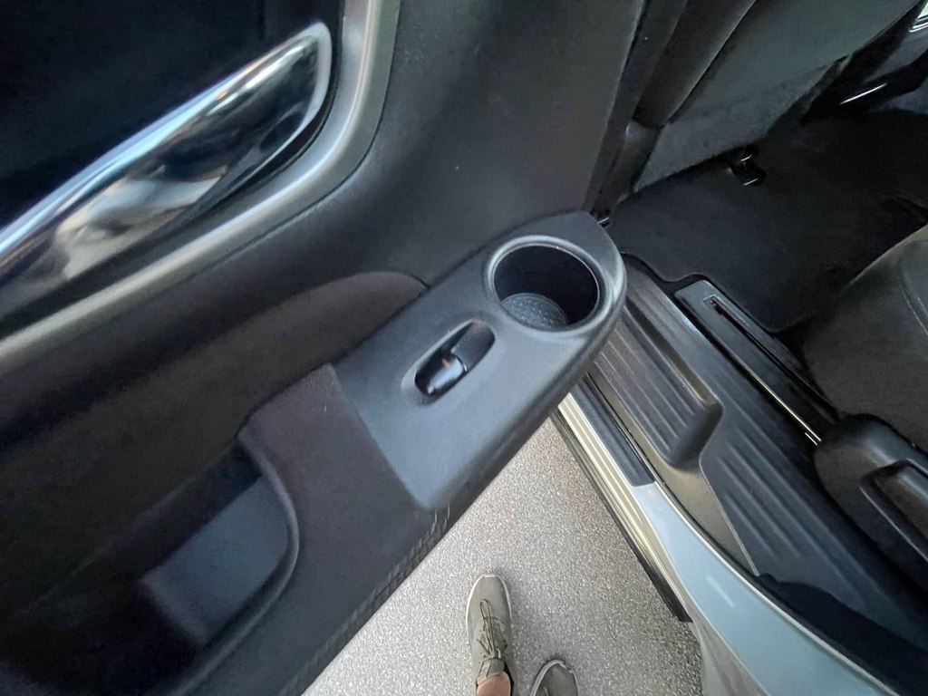 Photo 11 of this NISSAN PATHFINDER