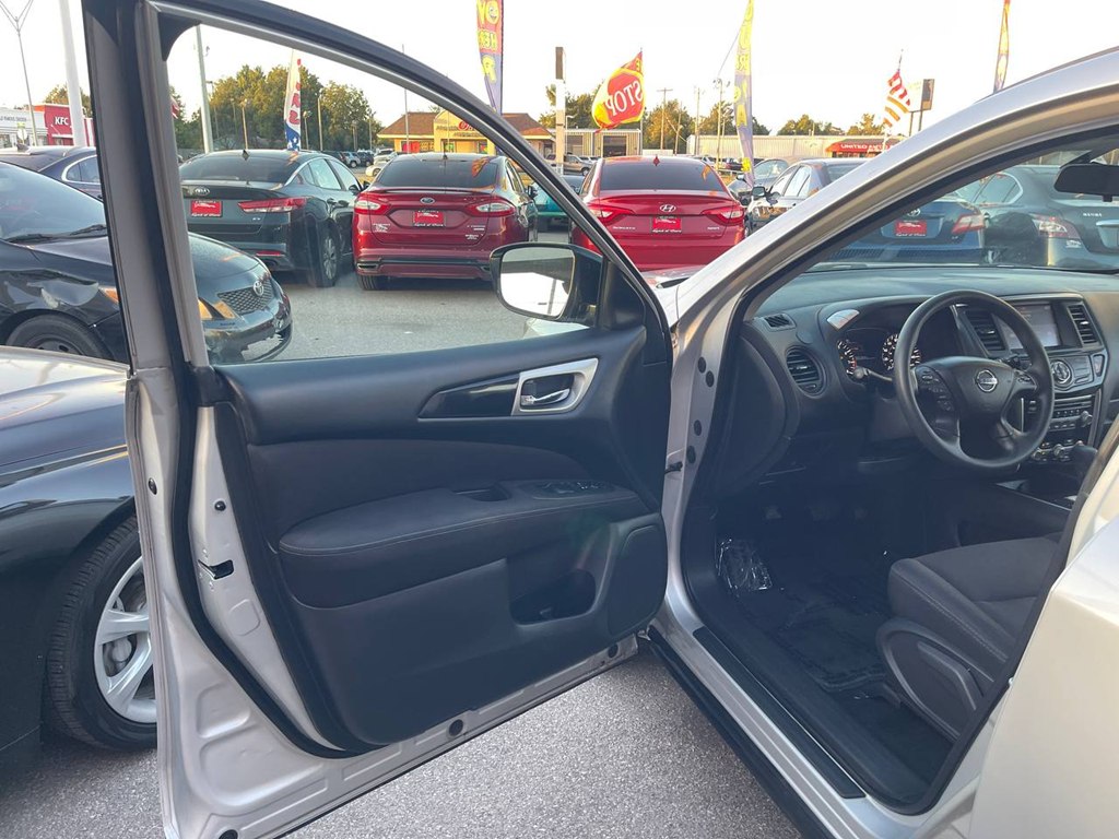 Photo 8 of this NISSAN PATHFINDER