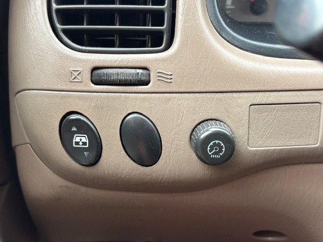 Photo 20 of this TOYOTA SEQUOIA