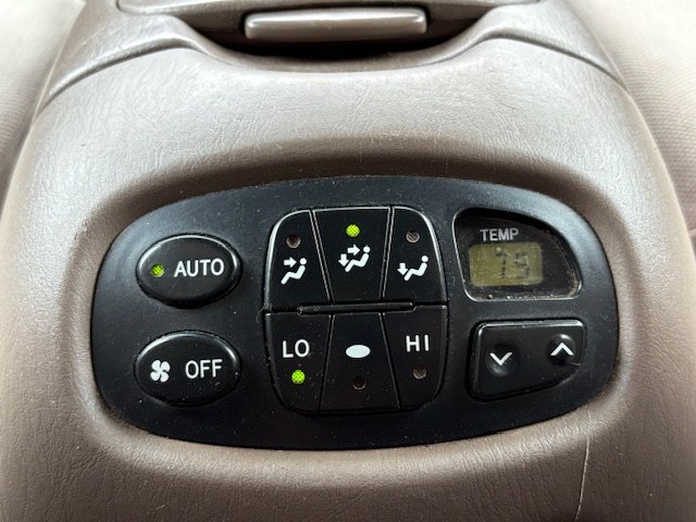 Photo 25 of this TOYOTA SEQUOIA