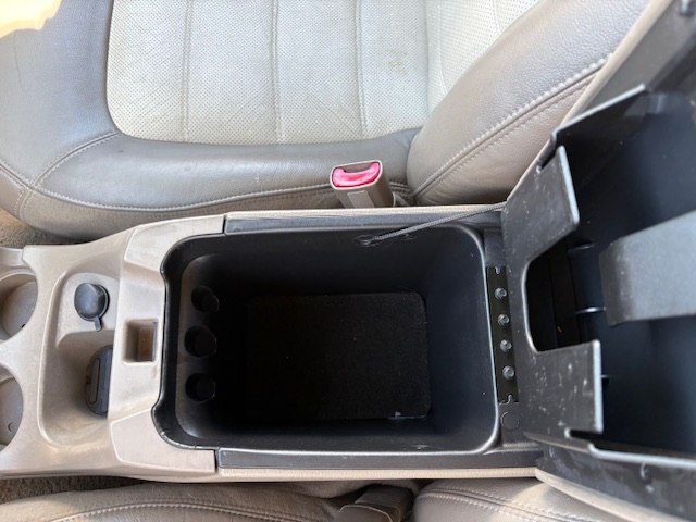 Photo 28 of this FORD EXPLORER