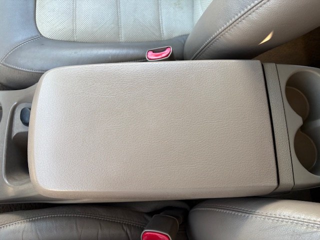 Photo 27 of this FORD EXPLORER