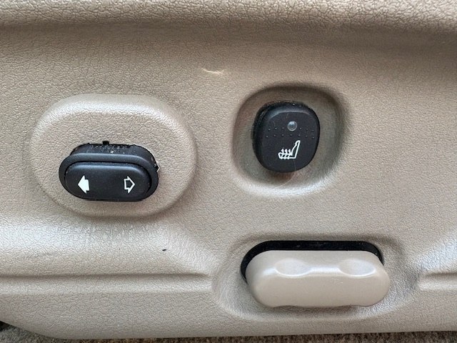 Photo 20 of this FORD EXPLORER