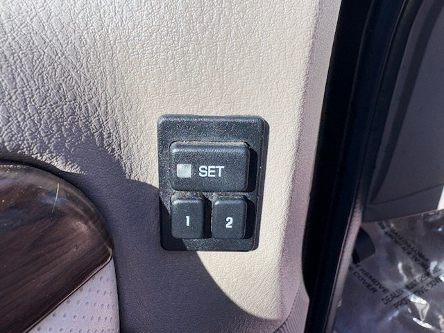 Photo 17 of this FORD EXPLORER