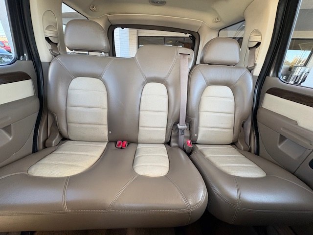 Photo 29 of this FORD EXPLORER