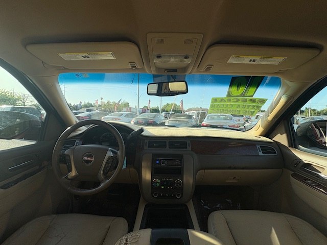 Photo 23 of this GMC YUKON