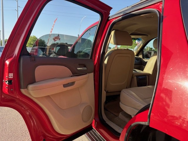 Photo 14 of this GMC YUKON